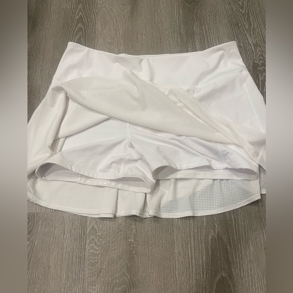 Athleta Ace Mesh White Tennis Skort Skirt. Women’s size 14. EUC - Picture 3 of 12